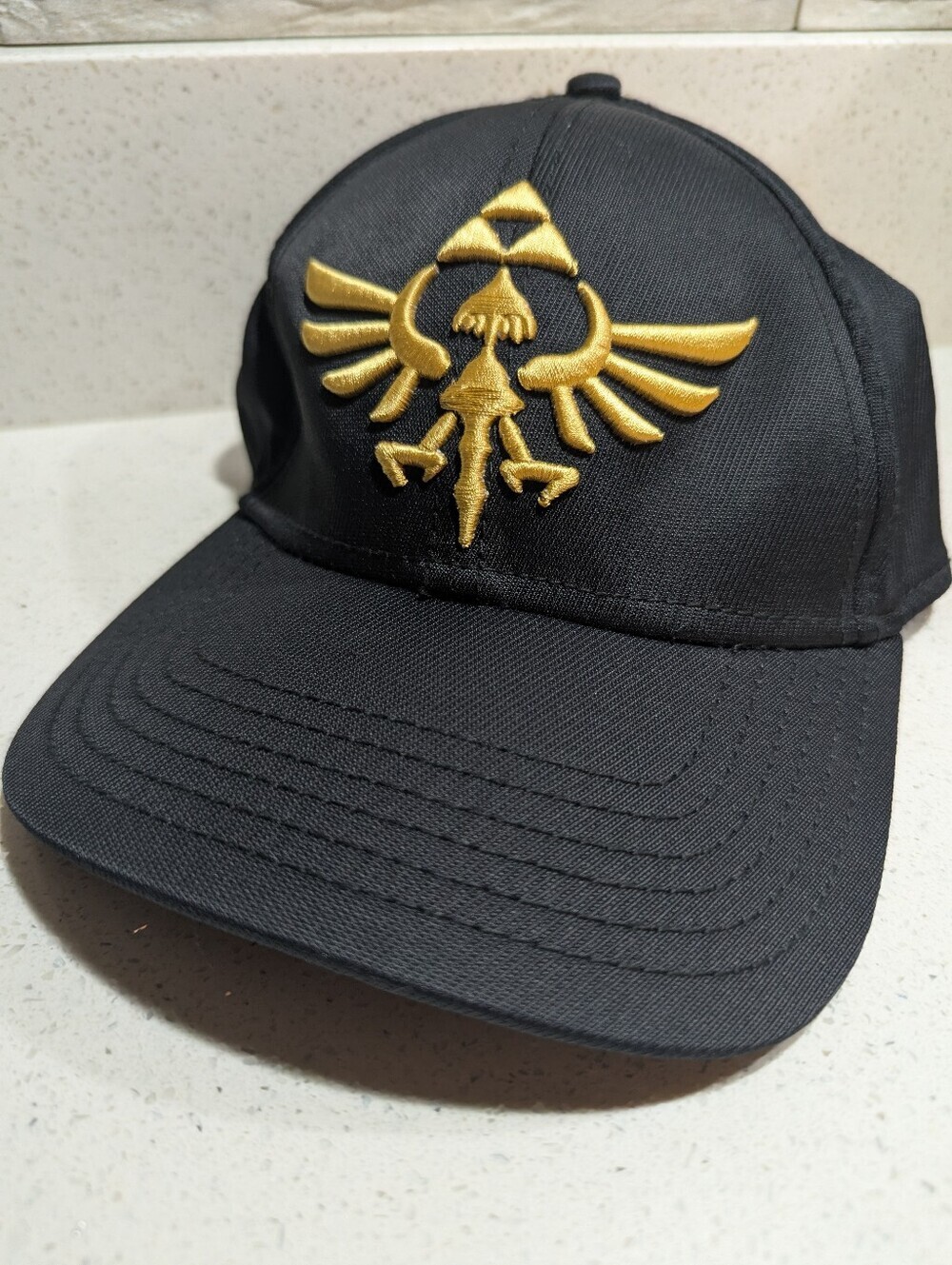 New Nintendo Legend of Zelda Hat  Skyward Sword Fitted Cap 2015 Gold Crest.